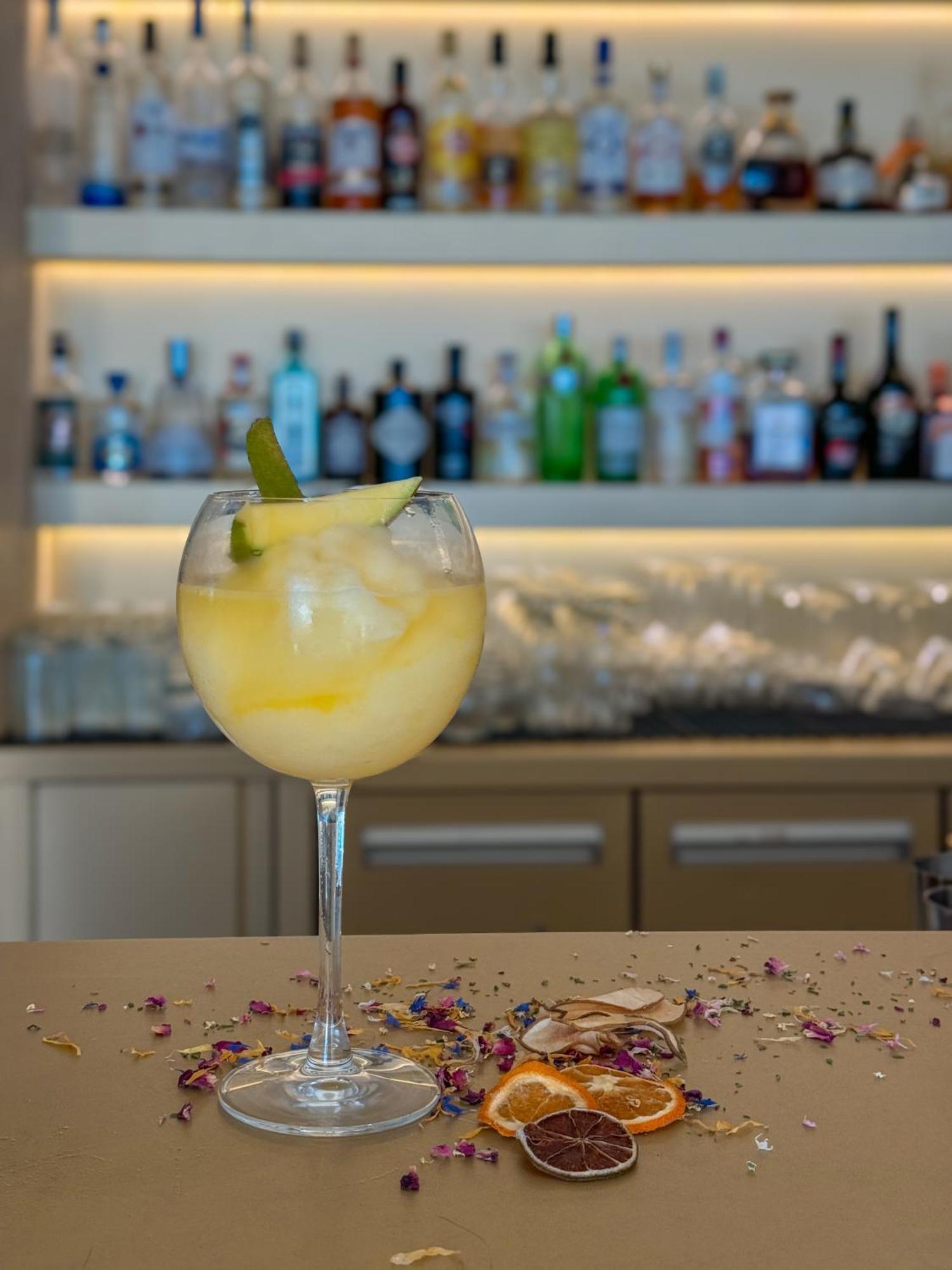 圣纳帕 Amarande (Adults Only)酒店 外观 照片 A Hugo cocktail